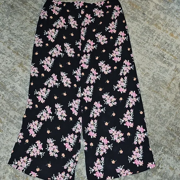 Torrid Floral Crinkle Gauze Wide Leg Pant Floral Black Pink Size 2X - Picture 8 of 9